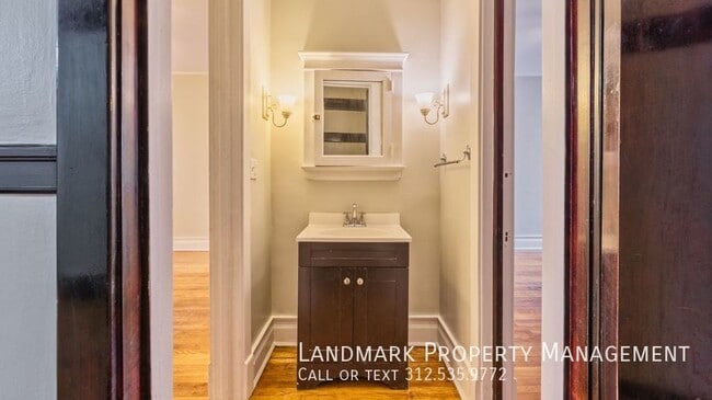 Building Photo - 5227 S Dorchester Ave