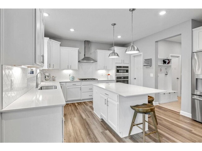 Building Photo - 4 Bed 3 Bath Dreamhouse in Eagan