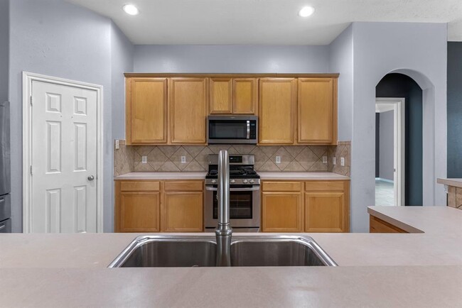 Building Photo - 6439 Stone Landing Ln
