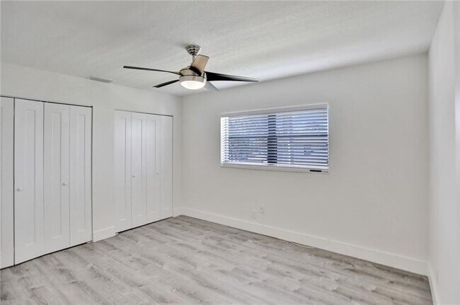 Building Photo - 4300 S Ocean Blvd