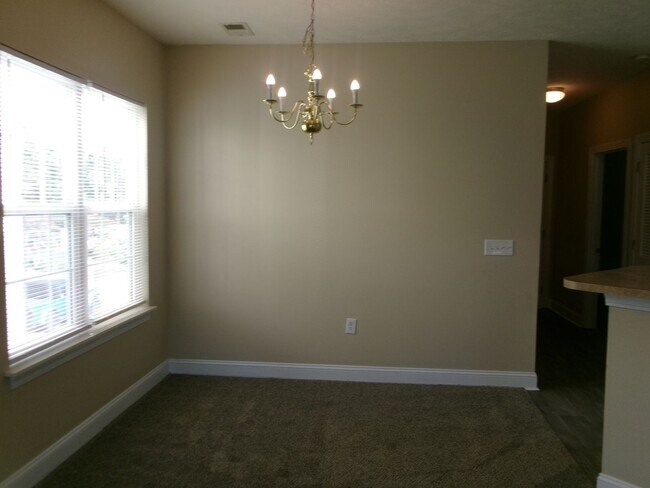 Building Photo - 110 Fountain Pointe Ln