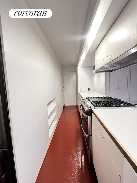 Building Photo - 4 Willow Pl