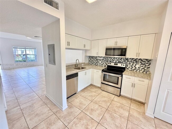 Building Photo - 70 Whitehead Cir