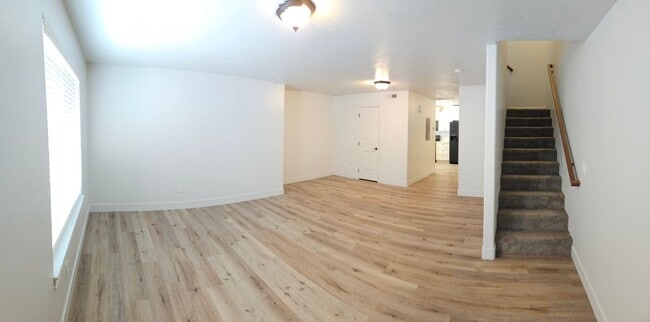 Building Photo - 576 Sunflower Rd