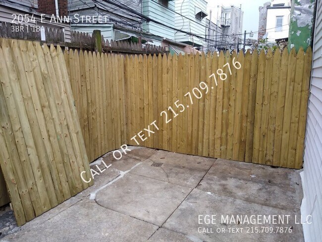 Building Photo - 2054 Ann St