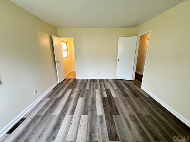 Building Photo - 6 Poe Ct