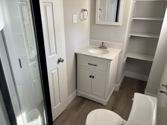 Building Photo - 1427 Wall St