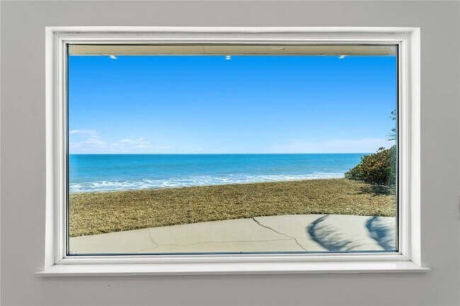 Building Photo - 9556 Doubloon Dr