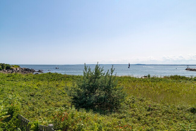 Building Photo - 9 Arlington Ave