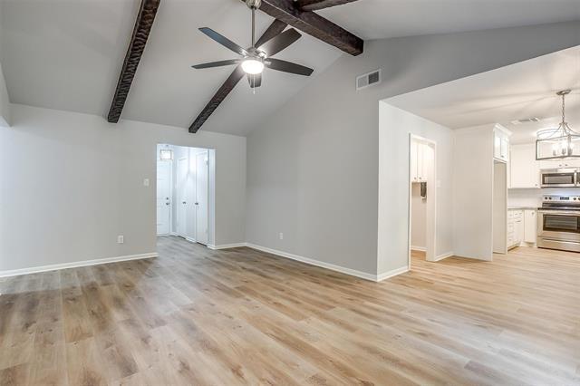 Building Photo - 144 NW Suzanne Terrace