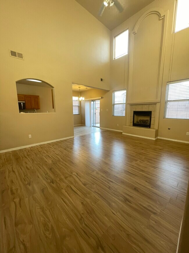 Building Photo - 919 Molten Pl NW