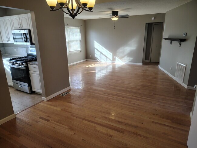 Building Photo - 2805 Big Bend Dr