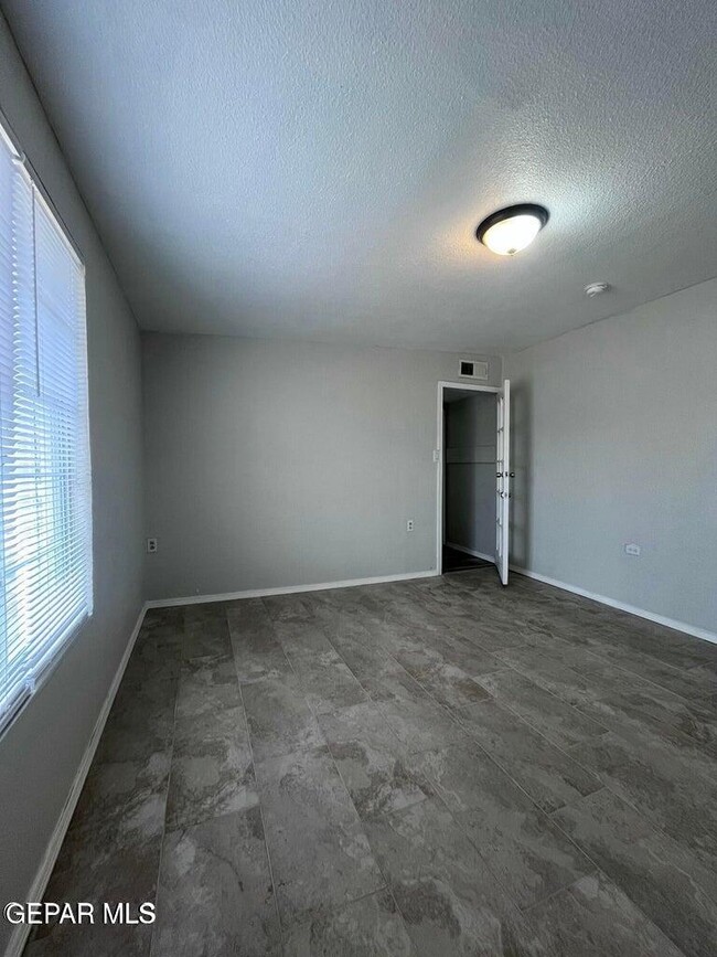 Building Photo - 10216 Celedon Cir