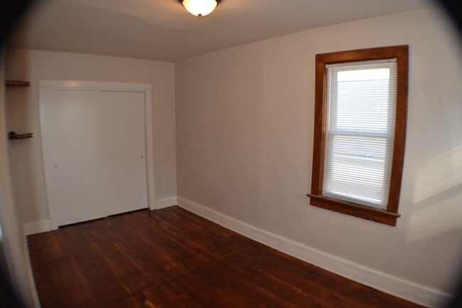 Building Photo - 123 Reynolds St