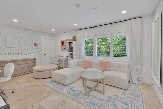 Building Photo - 6140 SW 90th St