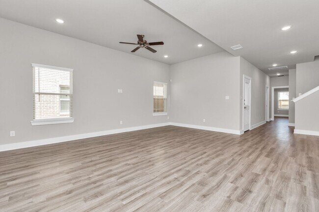 Building Photo - 21019 Bay Vlg Dr
