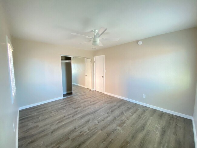 Building Photo - 5266-5268 Tipton St