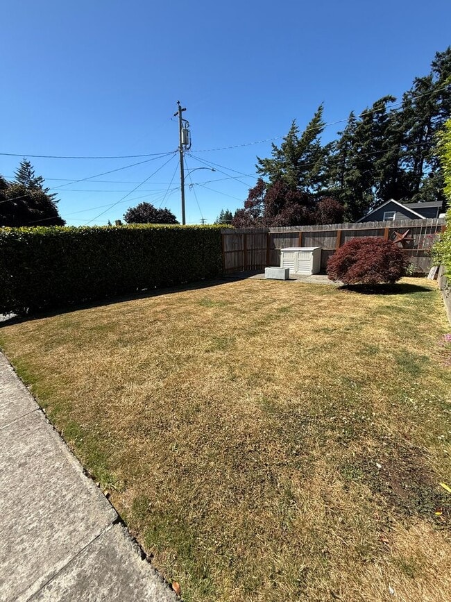 Building Photo - Newly Remodeled 3 Bed/2 Bath in North Bend