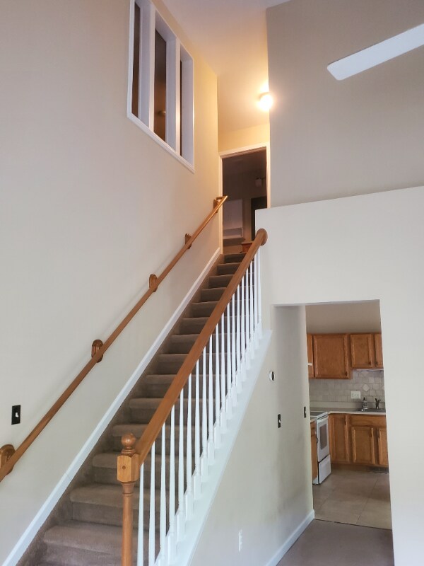 Building Photo - 185 Morgan Dr