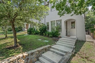 Building Photo - 2611 McCart Ave