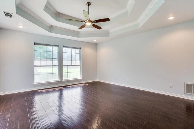 Building Photo - 63 Remington Dr W