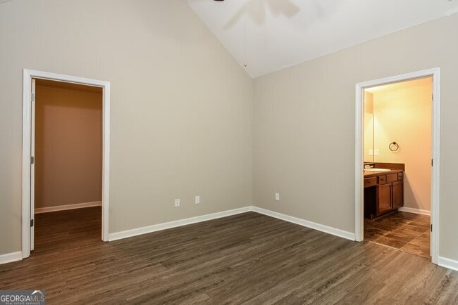Building Photo - 62 Beaver Pointe