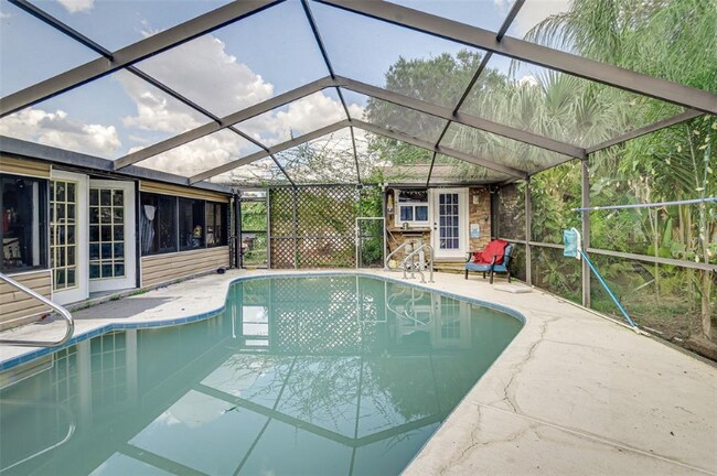 Building Photo - 2 Lake Thomas Dr