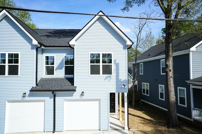 Building Photo - Brand NEW Three Bedroom Home!