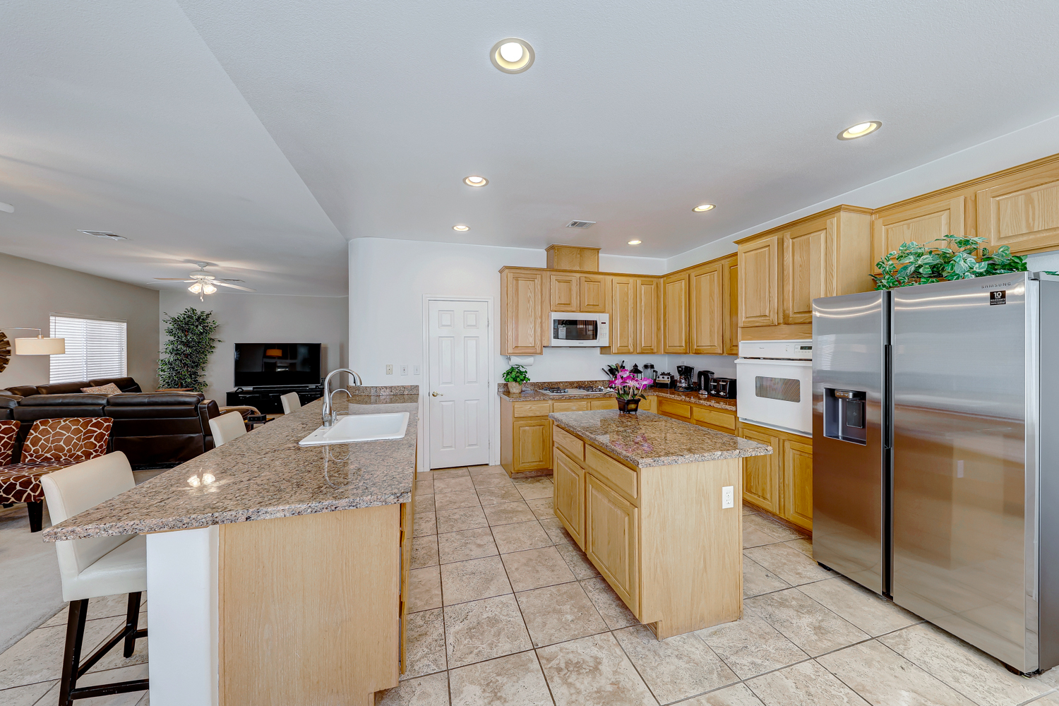 Kitchen - 8917 Canyon Springs Dr