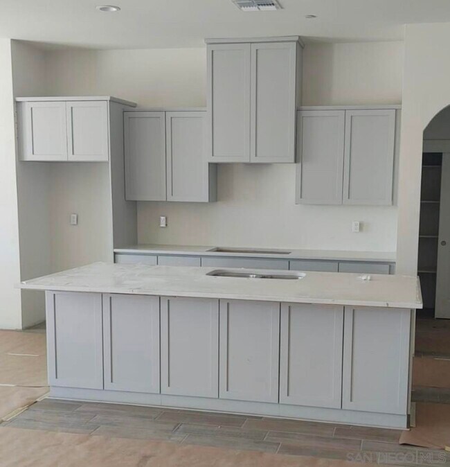 Building Photo - 1117 Brookline Ln
