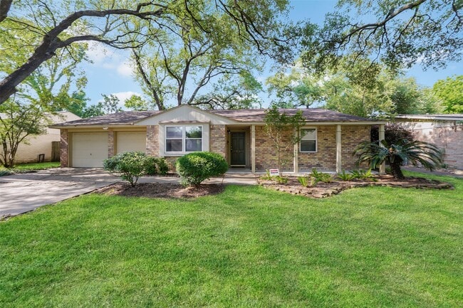 Building Photo - 9622 Highmeadow Dr