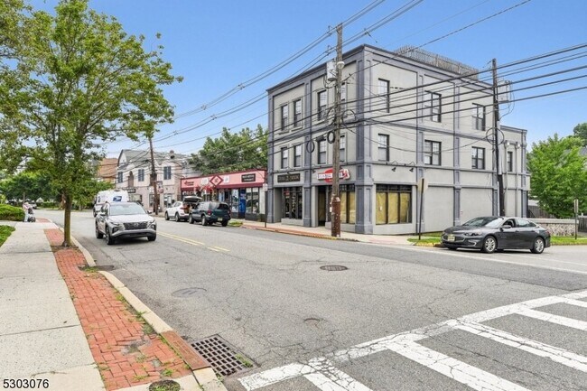 Building Photo - 90 Midland Ave