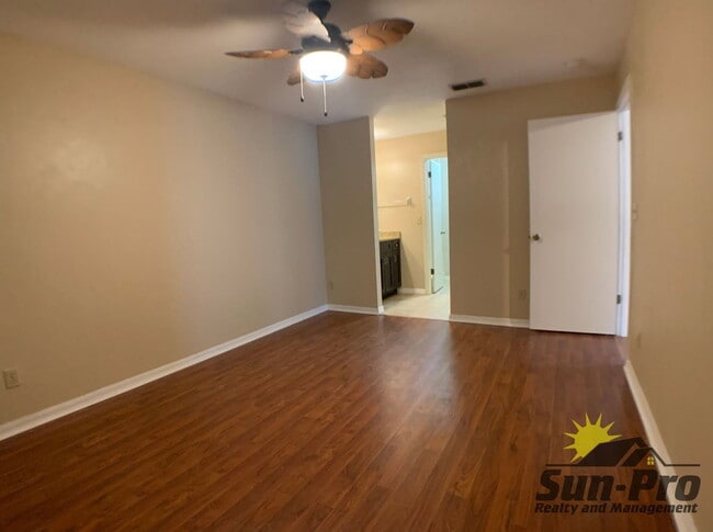 Building Photo - 1005 Fox Trace Ct