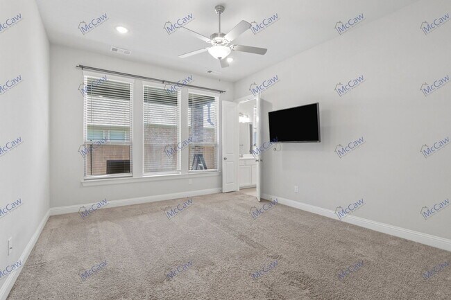 Building Photo - 8451 Bronzegate Trl