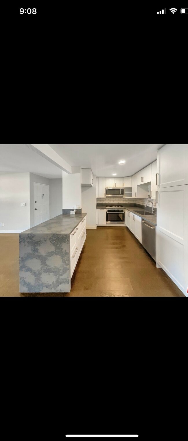 Building Photo - 1101 W MacArthur Blvd