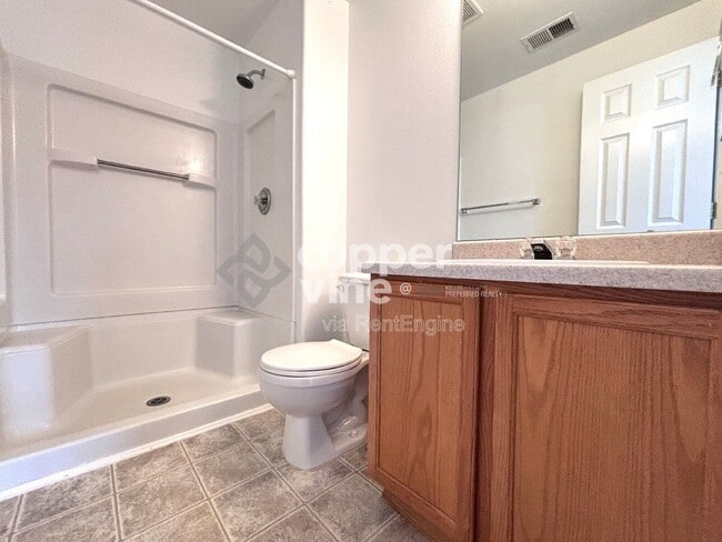 Building Photo - 1740 W 53rd Dr