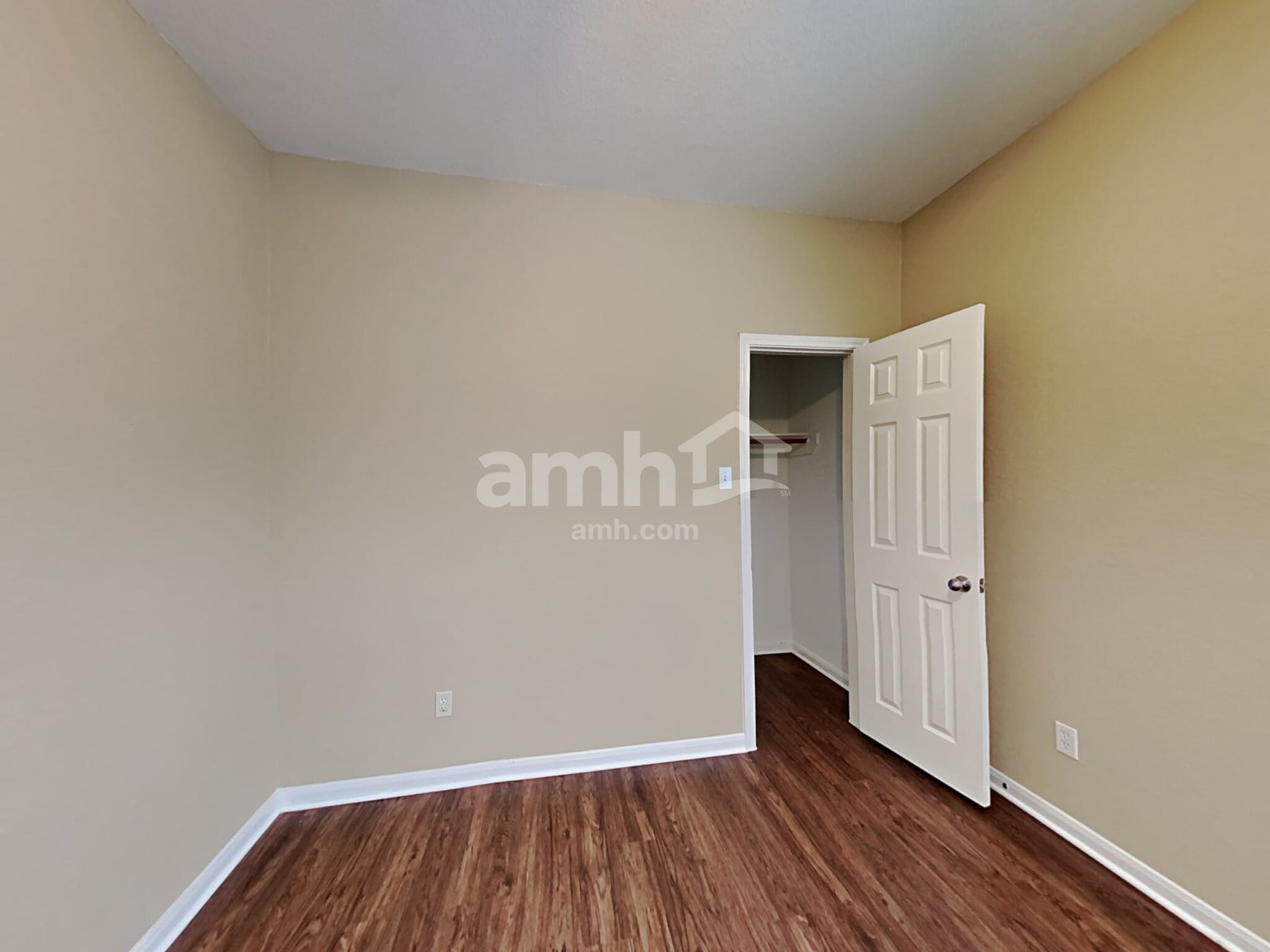 Building Photo - 21367 Village Crossing Ln