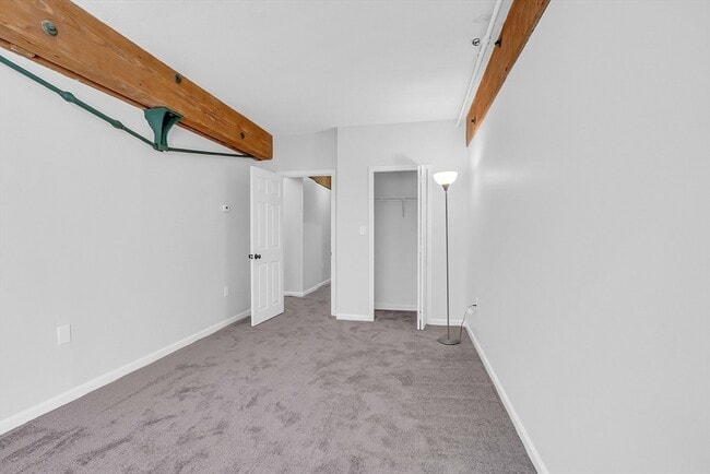 Building Photo - 200 Market St