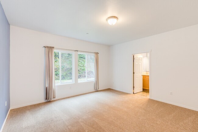 Building Photo - Beautiful 3 Bedroom rambler on a large and peaceful lot!