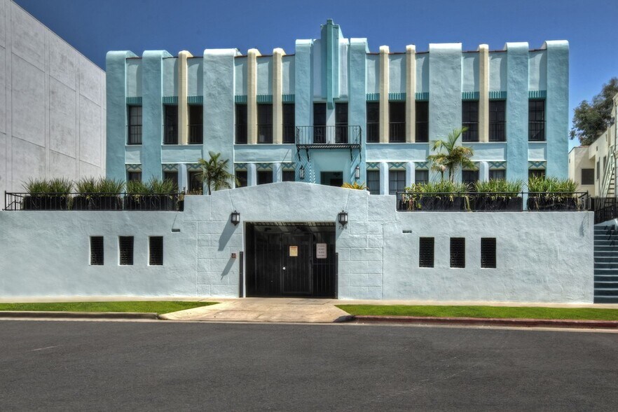 Building Photo - 724 S Genesee Ave