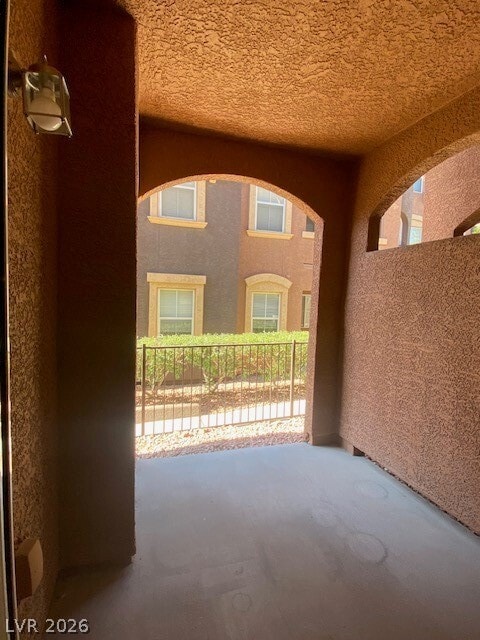 Building Photo - 3975 N Hualapai Way