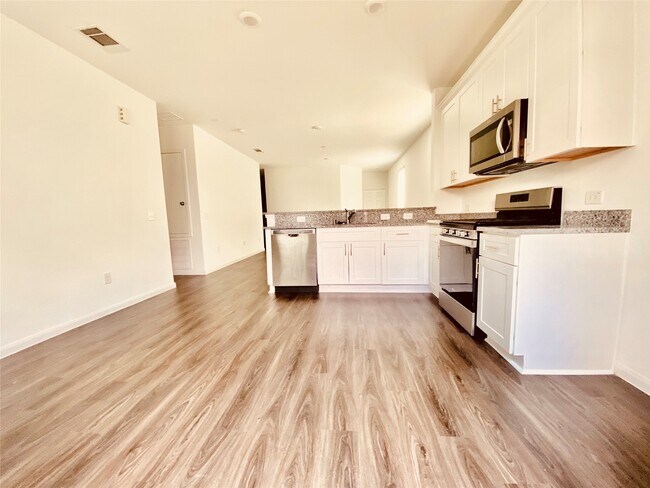 Building Photo - 11750 Armadale Dr