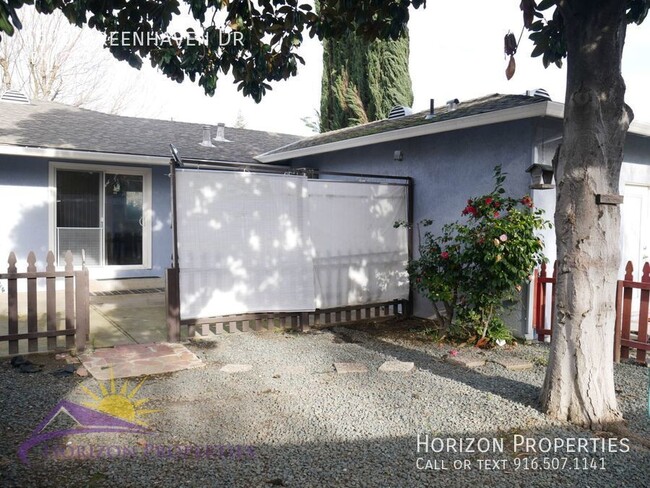 Building Photo - Cozy 2 Bed 2 Bath 1,864sqft Duplex in Gree...