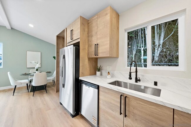 Building Photo - 5515 Lauretta St