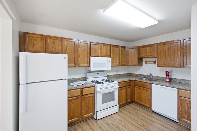 Building Photo - Charming 2 BR/1 BA Condo in Gaithersburg!