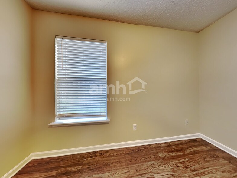 Building Photo - 3623 Silver Bluff Blvd