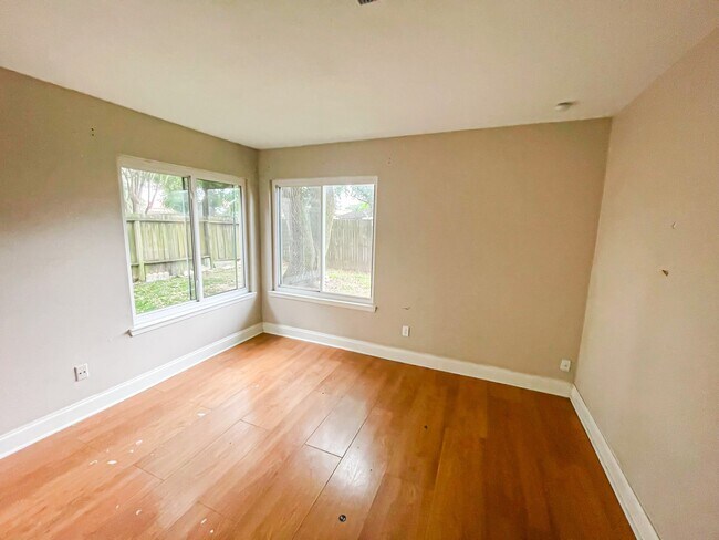 Building Photo - 19734 Lake Hollow Ln