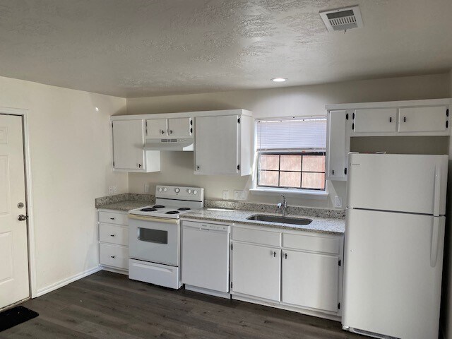 upgraded kitchen - 309 S Avenue C