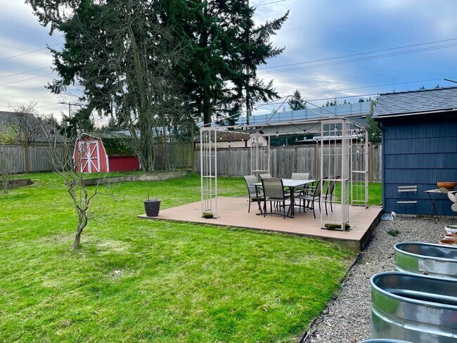 Building Photo - Beautifully Updated  Pinehurst Home