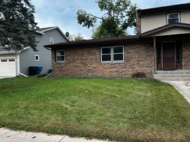 Building Photo - 2424 Amherst Rd